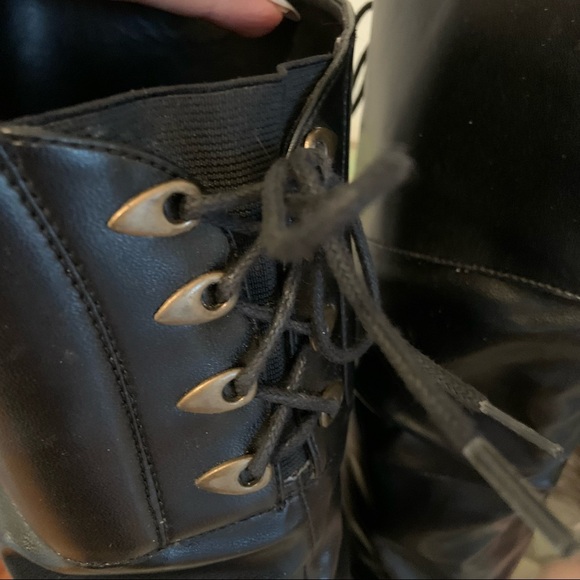 Aqua Resistant black boots with back laces size 7 - Picture 5 of 10